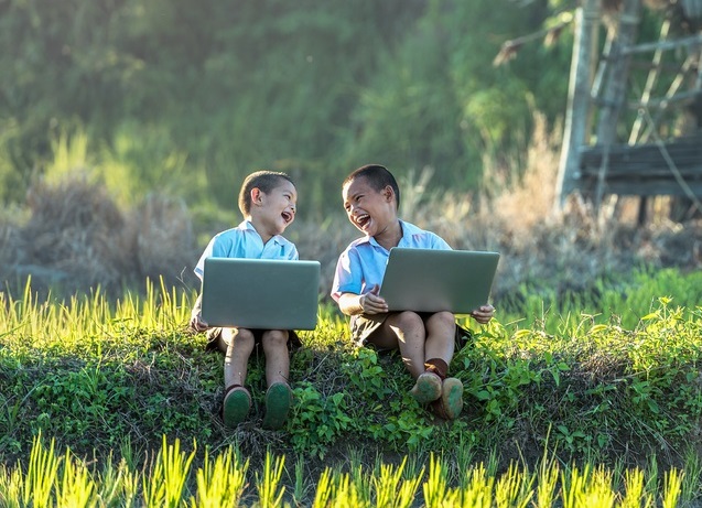 10 февраля 2026 года, вторник: День безопасного Интернета, День дипломатического работника, День зернобобовых и День угощения домового, 390 лет утюгу